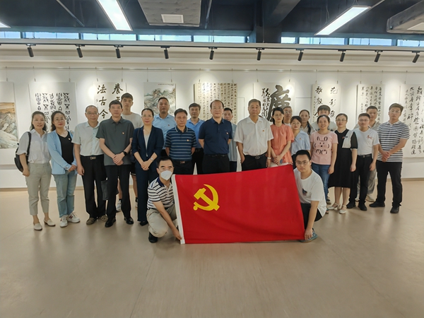 淮糧集團(tuán)、市糧食和物資儲備局聯(lián)合開展“弘揚(yáng)清風(fēng)正氣、傳承廉潔文化”書法美術(shù)作品展參觀活動(dòng)